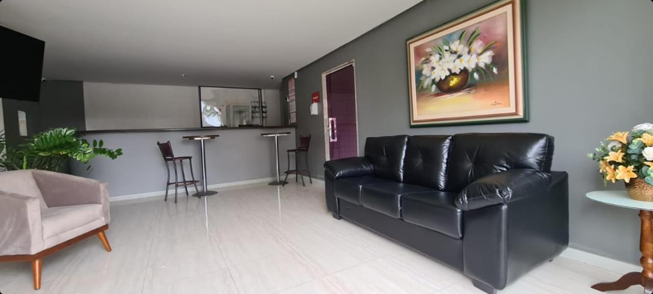 Petro Hotel Candeias Candeias  Εξωτερικό φωτογραφία